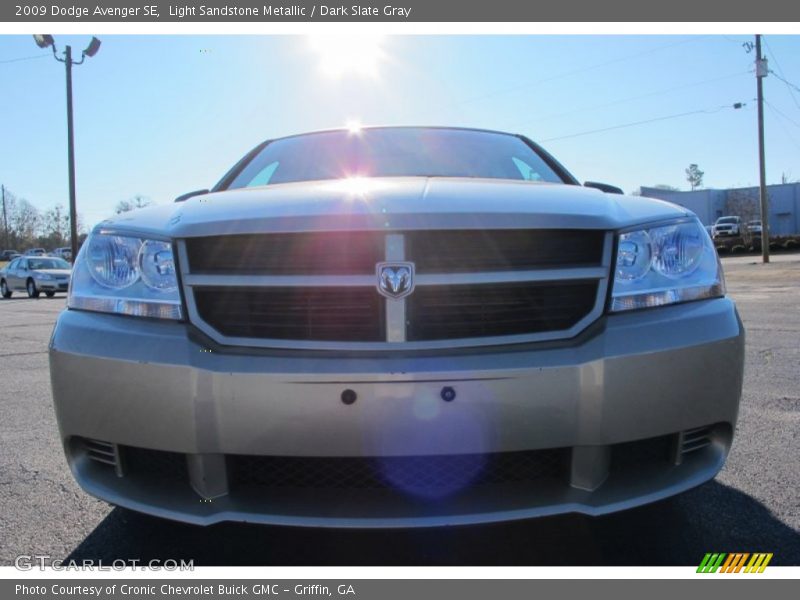 Light Sandstone Metallic / Dark Slate Gray 2009 Dodge Avenger SE