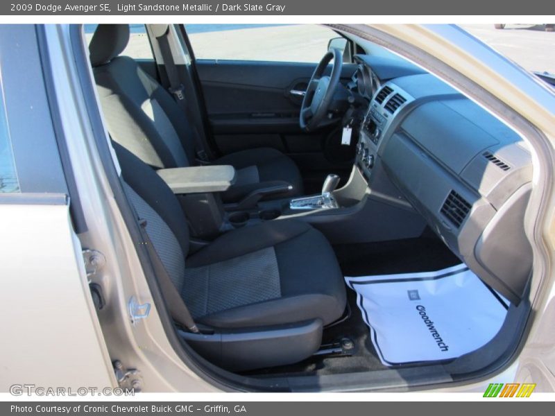 Light Sandstone Metallic / Dark Slate Gray 2009 Dodge Avenger SE