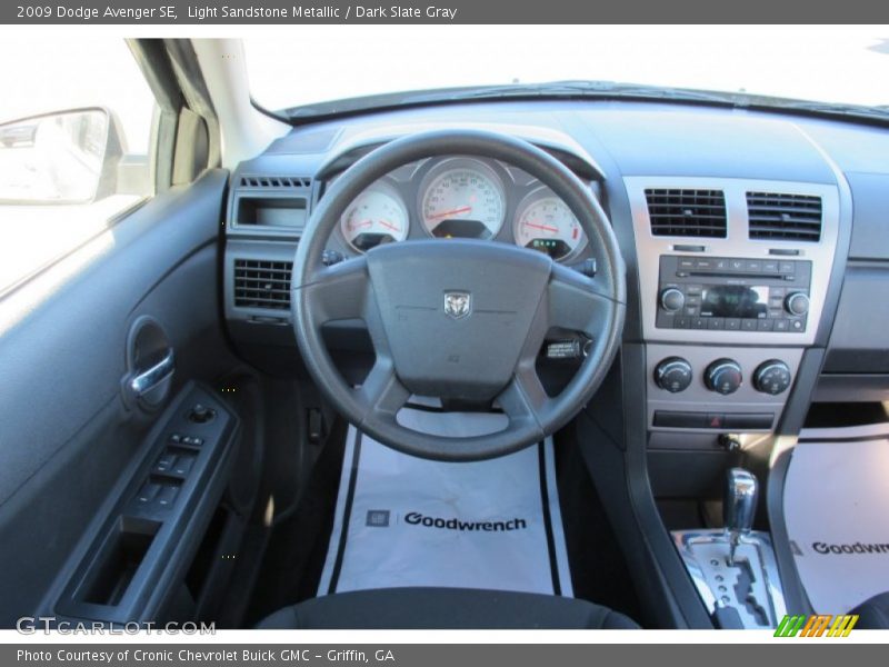 Light Sandstone Metallic / Dark Slate Gray 2009 Dodge Avenger SE