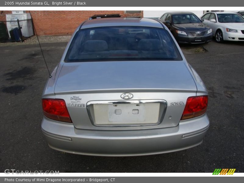 Bright Silver / Black 2005 Hyundai Sonata GL