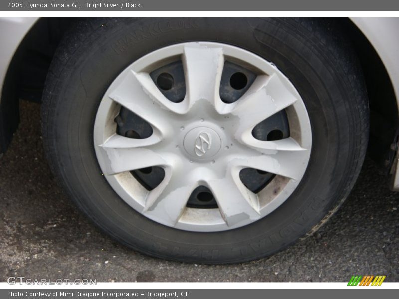Bright Silver / Black 2005 Hyundai Sonata GL