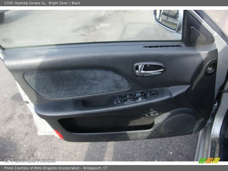 Bright Silver / Black 2005 Hyundai Sonata GL