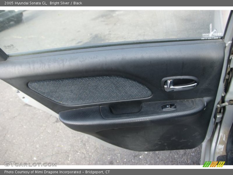 Bright Silver / Black 2005 Hyundai Sonata GL