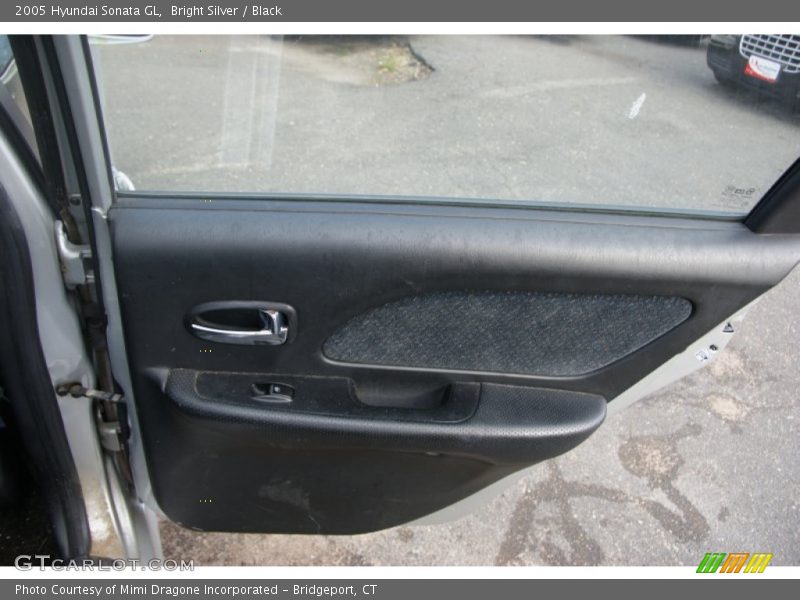 Bright Silver / Black 2005 Hyundai Sonata GL