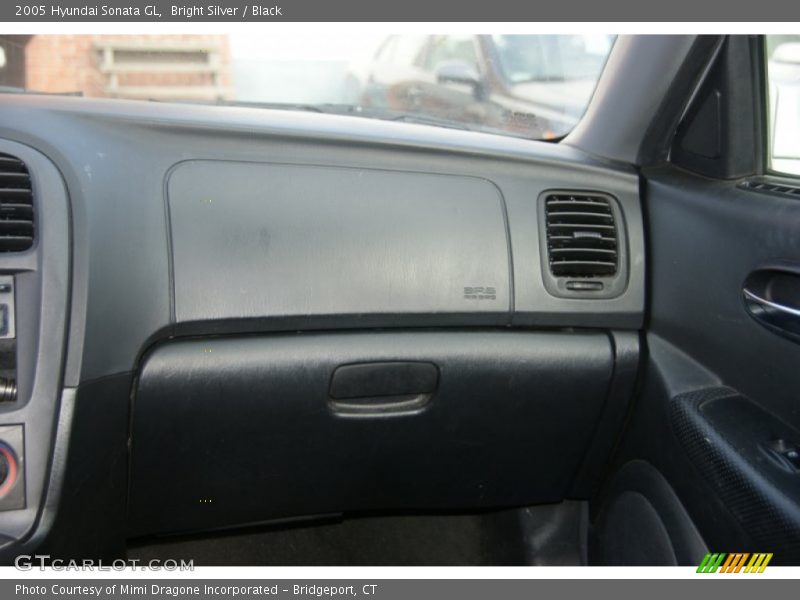 Bright Silver / Black 2005 Hyundai Sonata GL