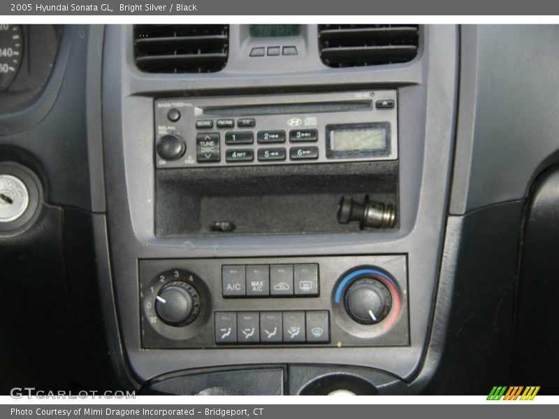 Bright Silver / Black 2005 Hyundai Sonata GL