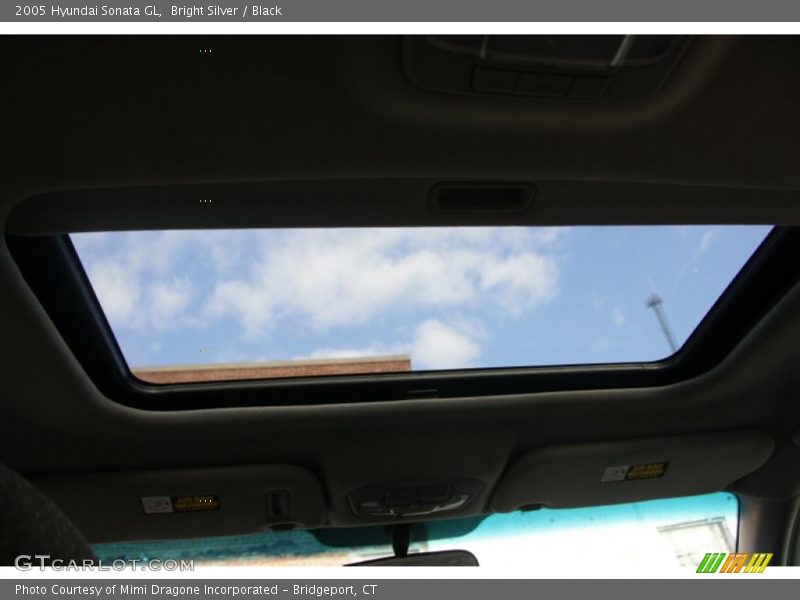 Bright Silver / Black 2005 Hyundai Sonata GL