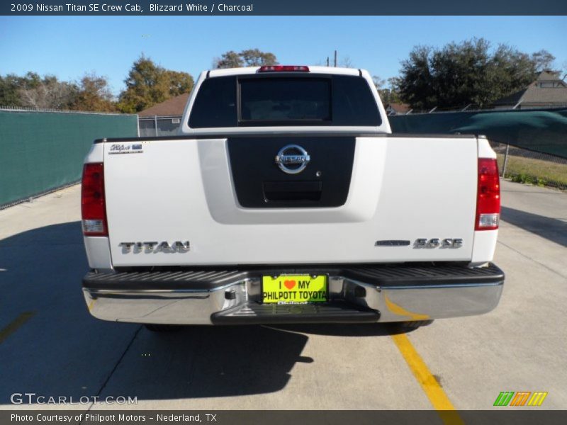 Blizzard White / Charcoal 2009 Nissan Titan SE Crew Cab