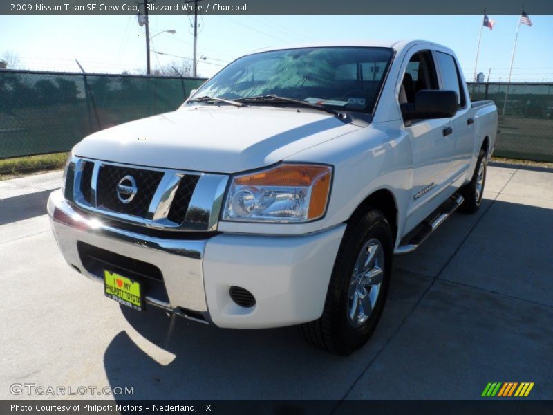 Blizzard White / Charcoal 2009 Nissan Titan SE Crew Cab