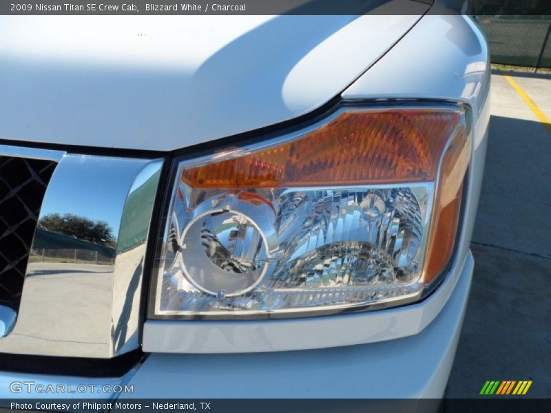Blizzard White / Charcoal 2009 Nissan Titan SE Crew Cab