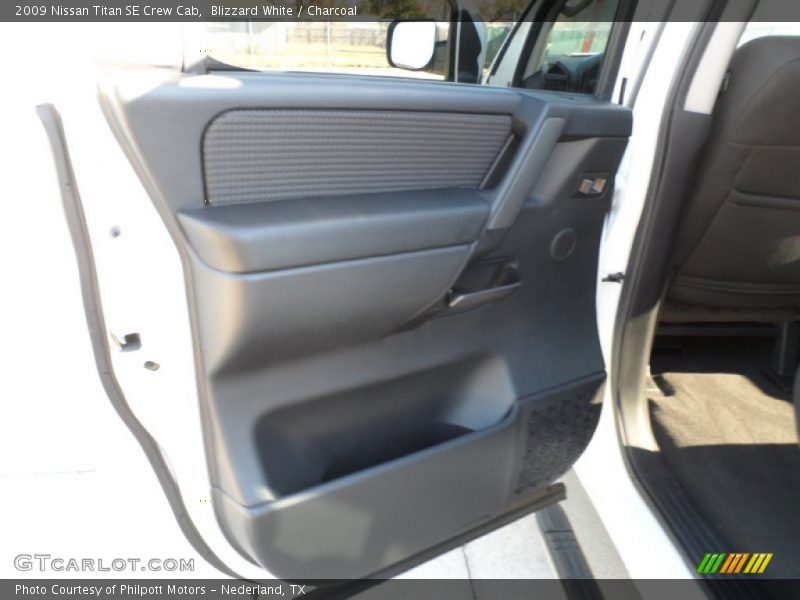Blizzard White / Charcoal 2009 Nissan Titan SE Crew Cab