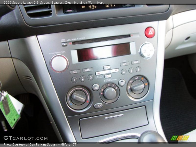 Seacrest Green Metallic / Warm Ivory 2009 Subaru Legacy 2.5i Sedan