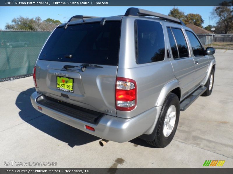 Chrome Silver Metallic / Charcoal 2003 Nissan Pathfinder SE