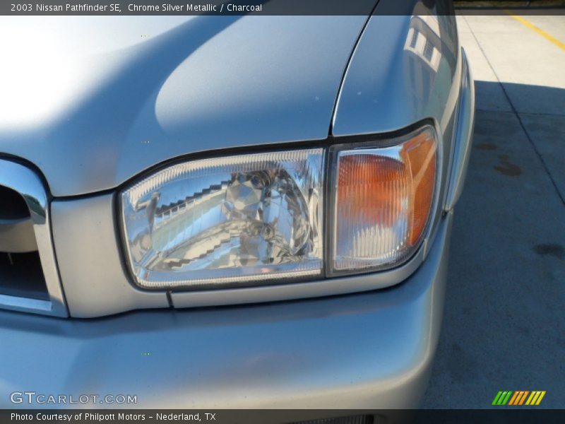 Chrome Silver Metallic / Charcoal 2003 Nissan Pathfinder SE