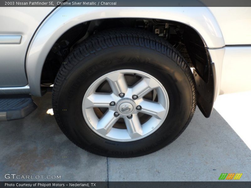 Chrome Silver Metallic / Charcoal 2003 Nissan Pathfinder SE
