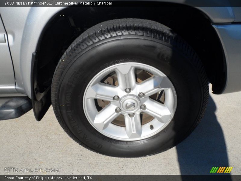 Chrome Silver Metallic / Charcoal 2003 Nissan Pathfinder SE