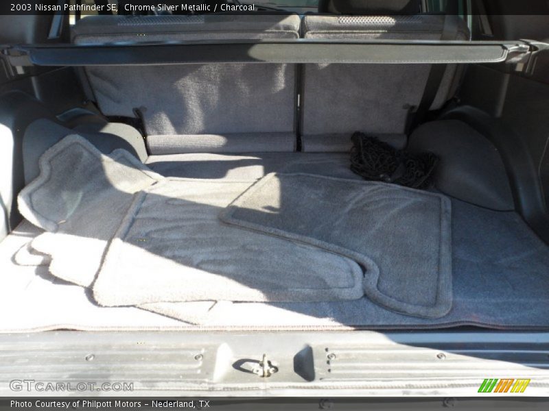 Chrome Silver Metallic / Charcoal 2003 Nissan Pathfinder SE