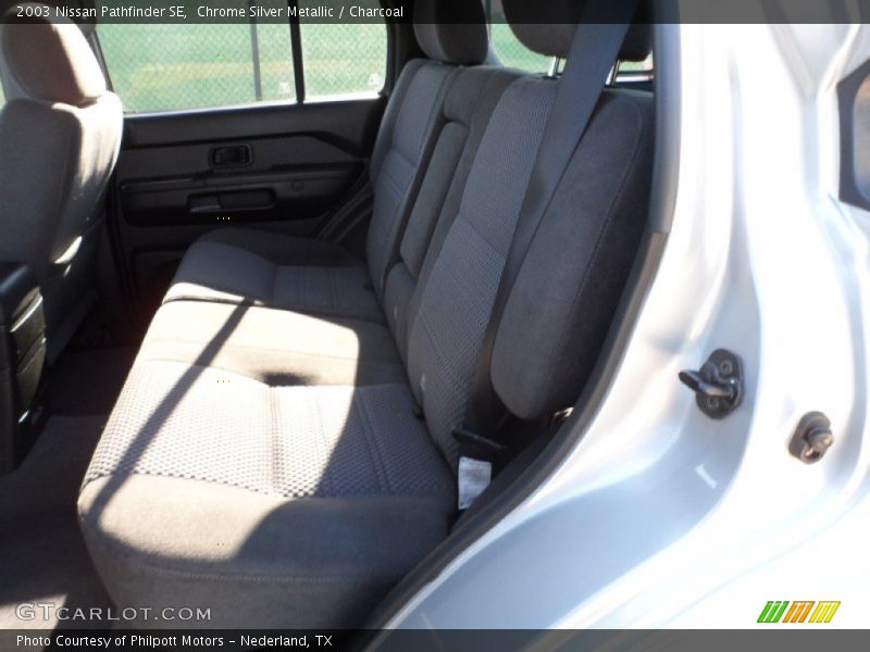 Chrome Silver Metallic / Charcoal 2003 Nissan Pathfinder SE
