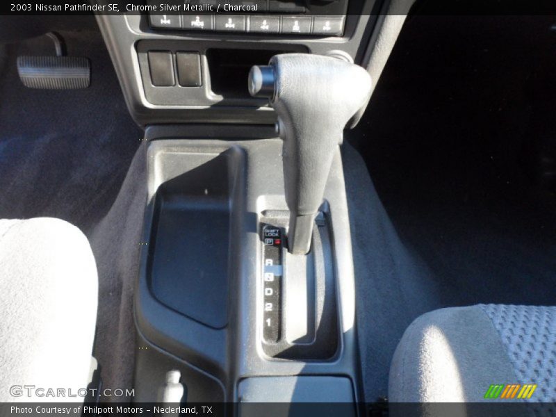 Chrome Silver Metallic / Charcoal 2003 Nissan Pathfinder SE