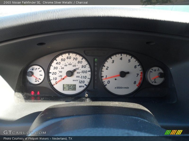 Chrome Silver Metallic / Charcoal 2003 Nissan Pathfinder SE