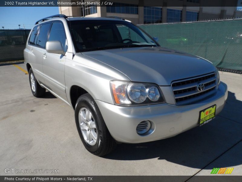 Millennium Silver Metallic / Gray 2002 Toyota Highlander V6