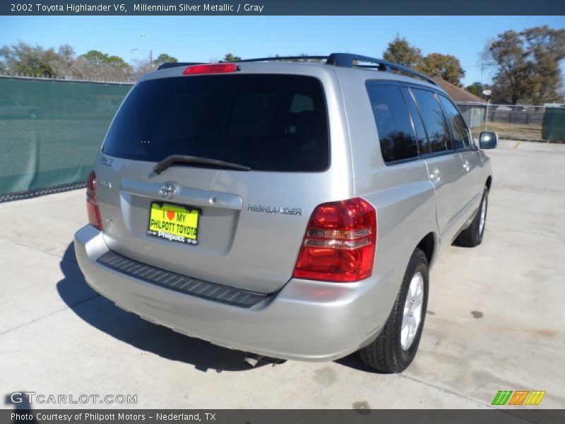 Millennium Silver Metallic / Gray 2002 Toyota Highlander V6