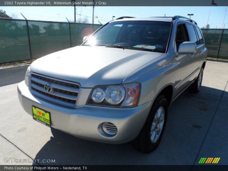 Millennium Silver Metallic / Gray 2002 Toyota Highlander V6