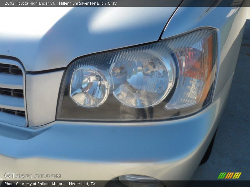 Millennium Silver Metallic / Gray 2002 Toyota Highlander V6