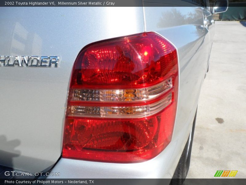 Millennium Silver Metallic / Gray 2002 Toyota Highlander V6