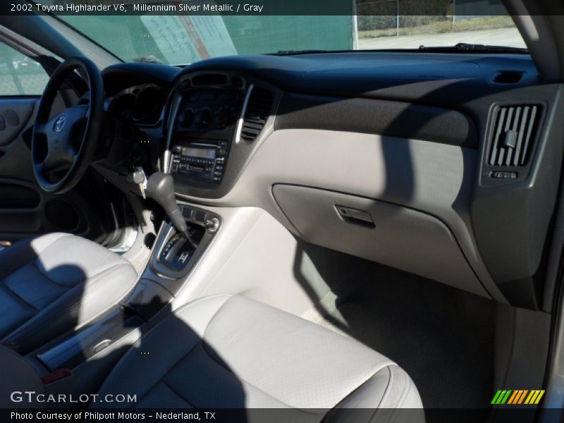 Millennium Silver Metallic / Gray 2002 Toyota Highlander V6