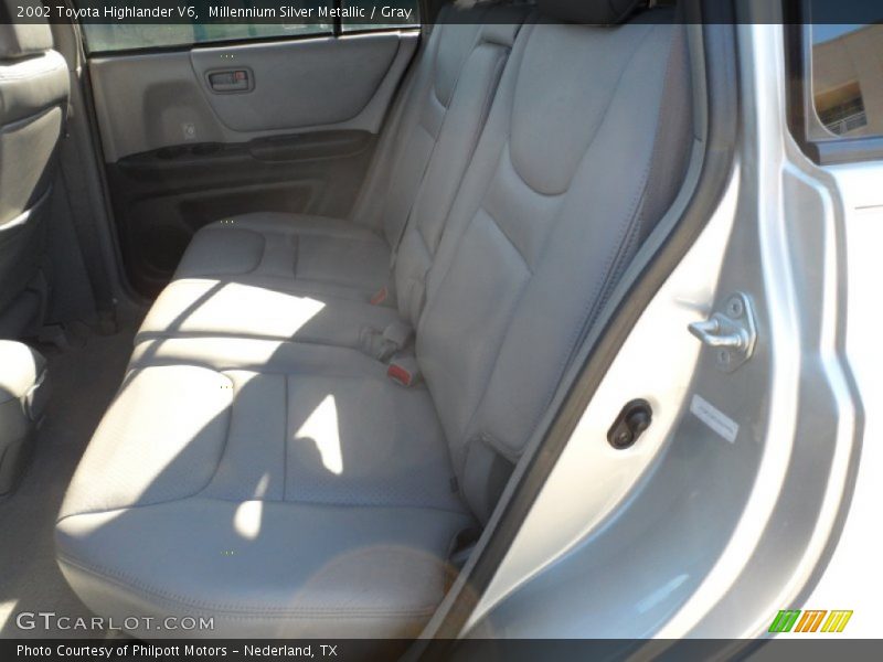Millennium Silver Metallic / Gray 2002 Toyota Highlander V6