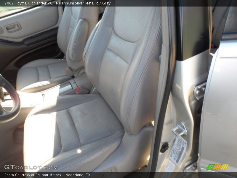 Millennium Silver Metallic / Gray 2002 Toyota Highlander V6