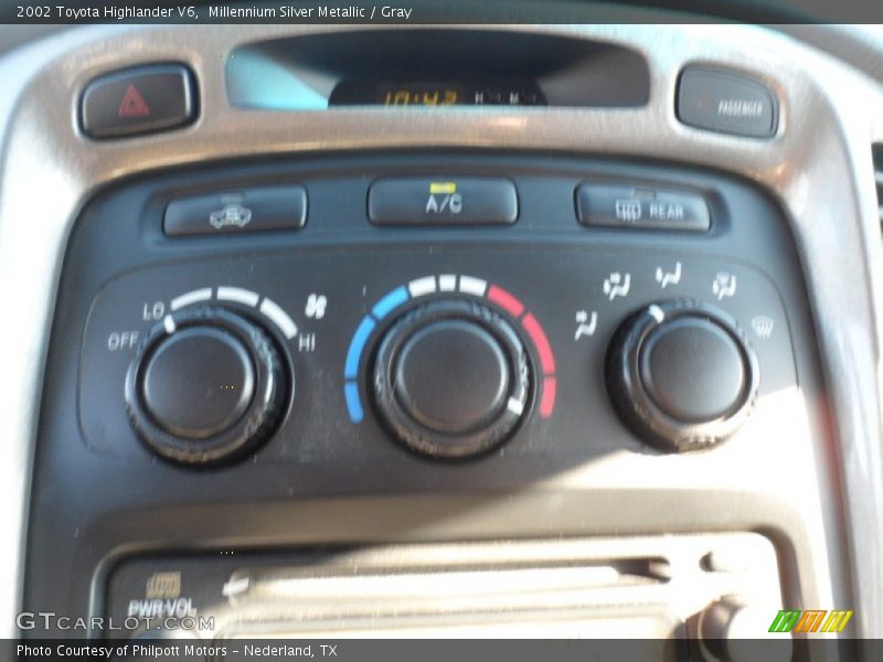Millennium Silver Metallic / Gray 2002 Toyota Highlander V6