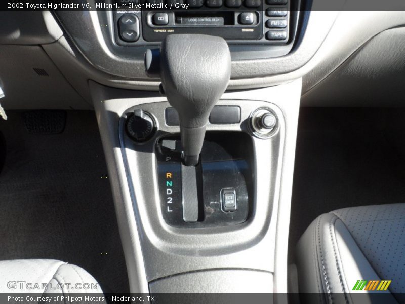 Millennium Silver Metallic / Gray 2002 Toyota Highlander V6