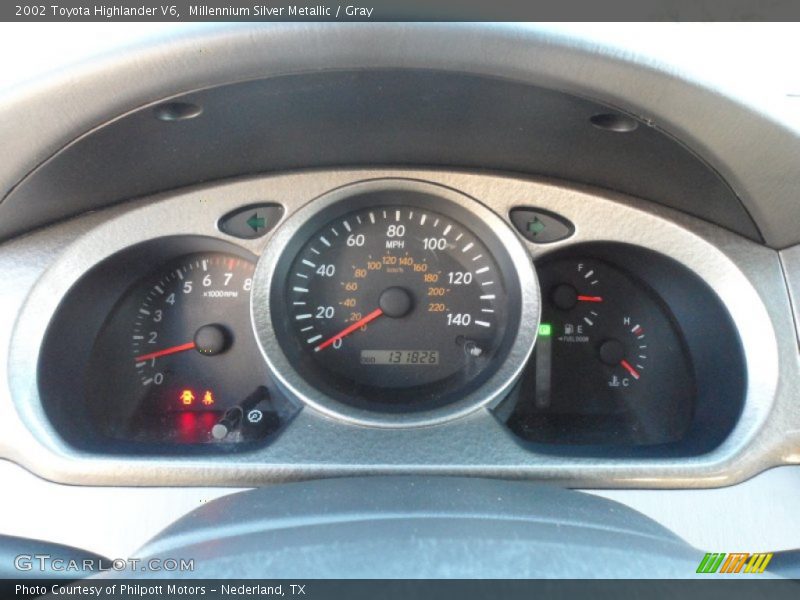 Millennium Silver Metallic / Gray 2002 Toyota Highlander V6