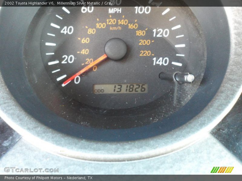 Millennium Silver Metallic / Gray 2002 Toyota Highlander V6