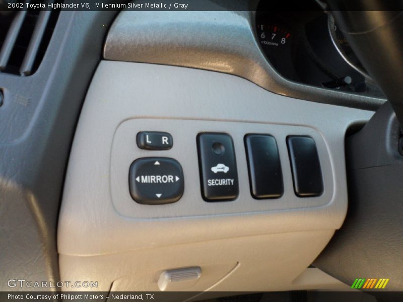 Millennium Silver Metallic / Gray 2002 Toyota Highlander V6