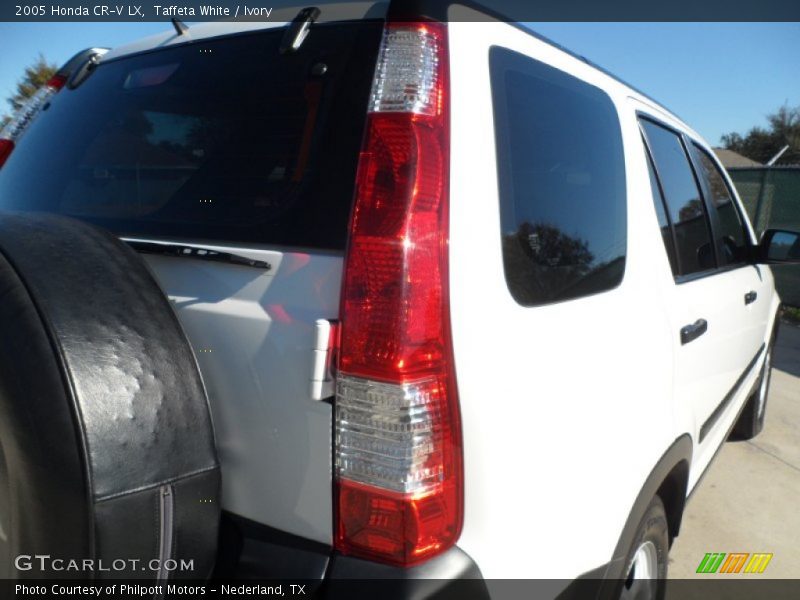 Taffeta White / Ivory 2005 Honda CR-V LX