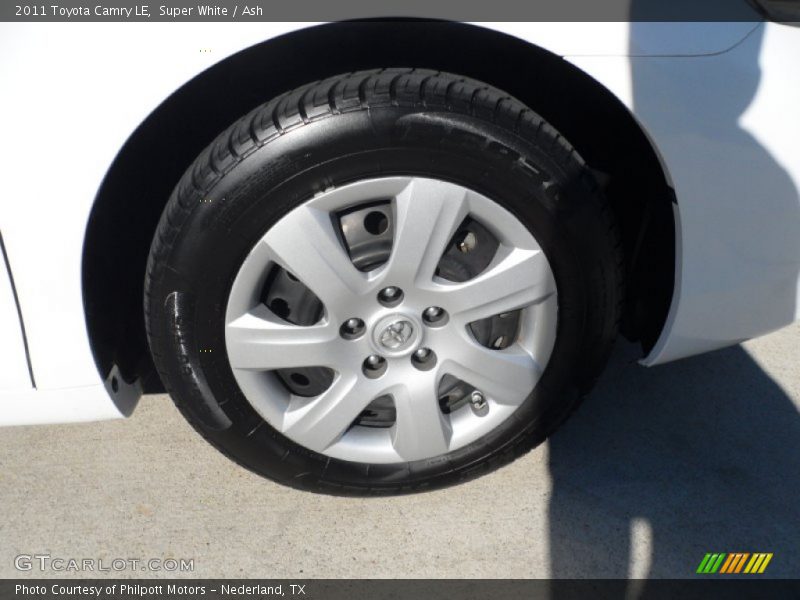 Super White / Ash 2011 Toyota Camry LE