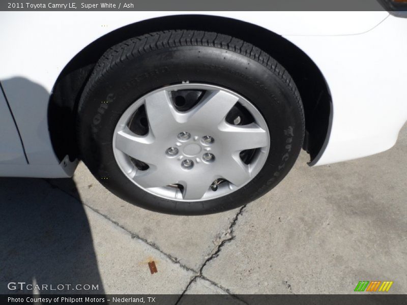 Super White / Ash 2011 Toyota Camry LE