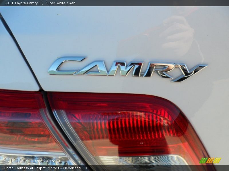 Super White / Ash 2011 Toyota Camry LE