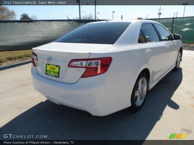 Super White / Black 2012 Toyota Camry SE