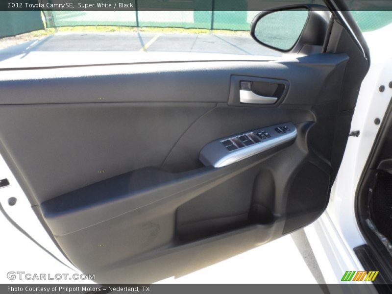 Super White / Black 2012 Toyota Camry SE