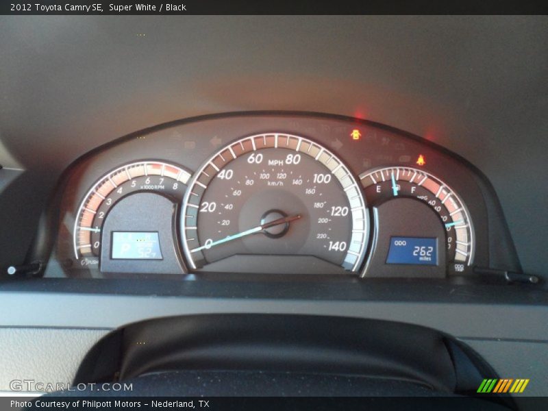 Super White / Black 2012 Toyota Camry SE