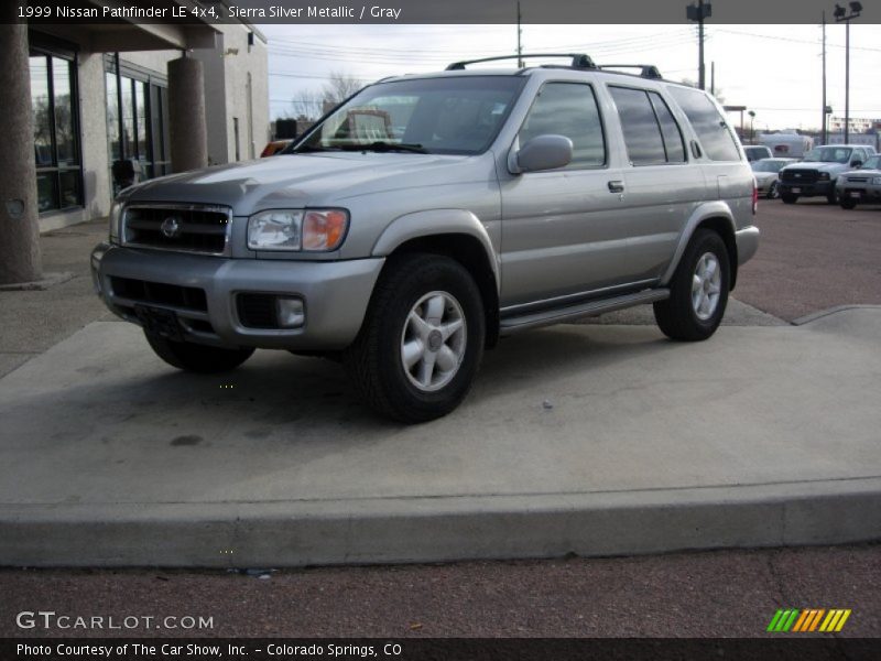 Sierra Silver Metallic / Gray 1999 Nissan Pathfinder LE 4x4