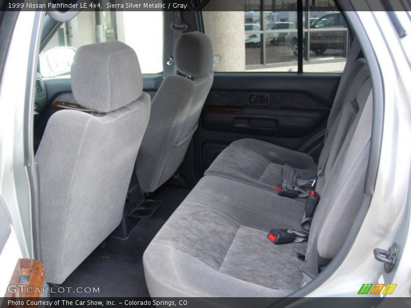Sierra Silver Metallic / Gray 1999 Nissan Pathfinder LE 4x4