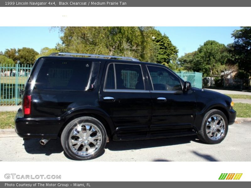 Black Clearcoat / Medium Prairie Tan 1999 Lincoln Navigator 4x4