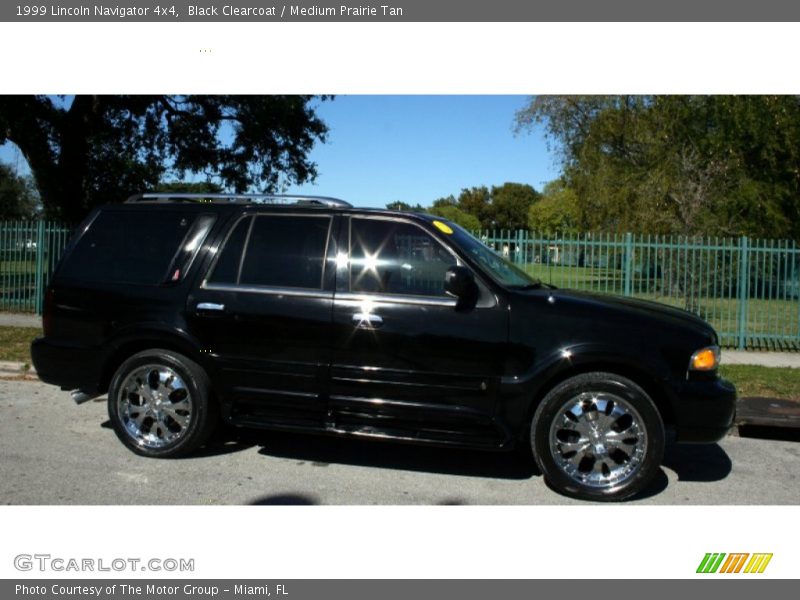 Black Clearcoat / Medium Prairie Tan 1999 Lincoln Navigator 4x4