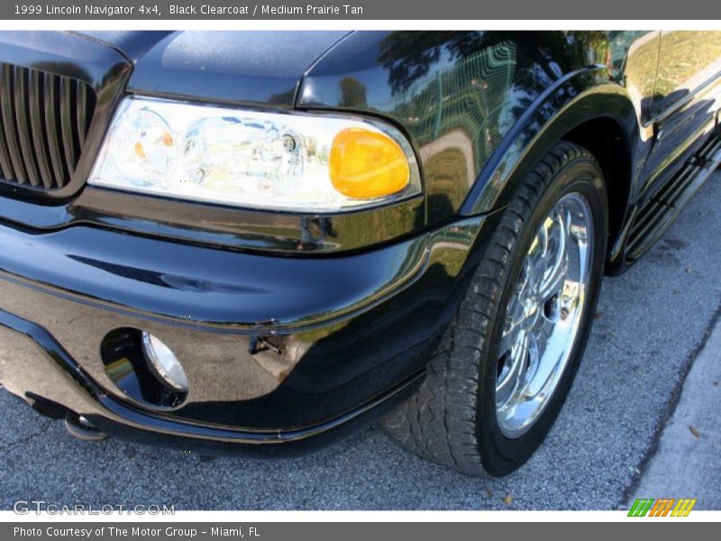 Black Clearcoat / Medium Prairie Tan 1999 Lincoln Navigator 4x4