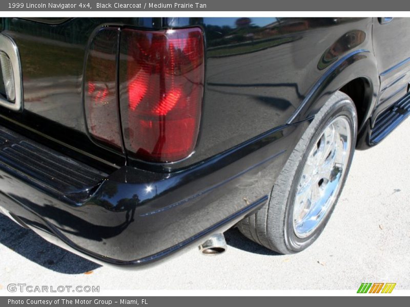 Black Clearcoat / Medium Prairie Tan 1999 Lincoln Navigator 4x4